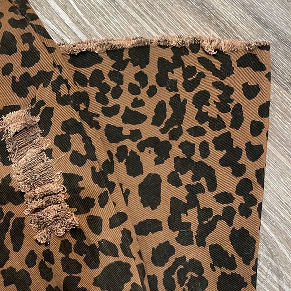 Cheetah flared jeans - Picture 6 of 6